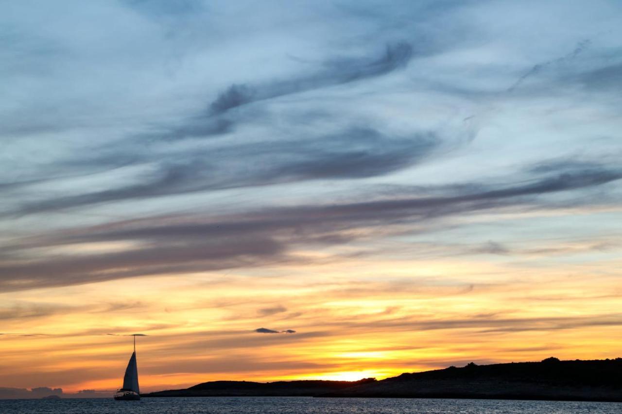 Feelhvar Along Bluelagoon Beach Hvar Town Esterno foto