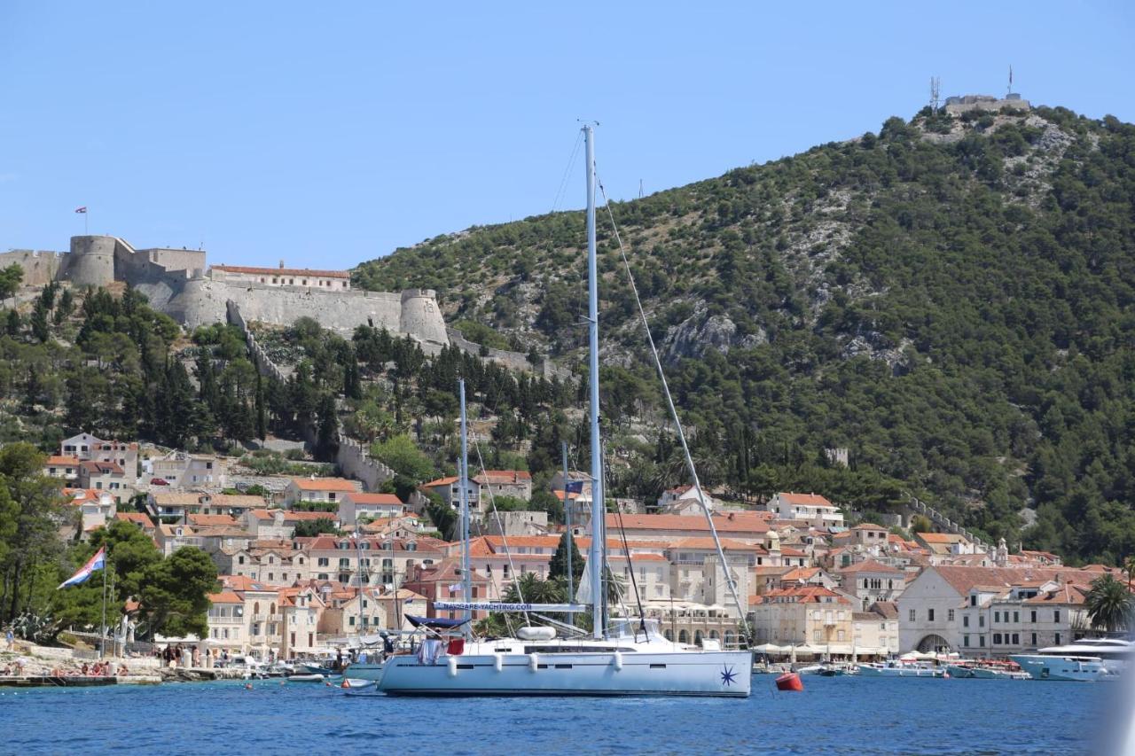 Feelhvar Along Bluelagoon Beach Hvar Town Esterno foto